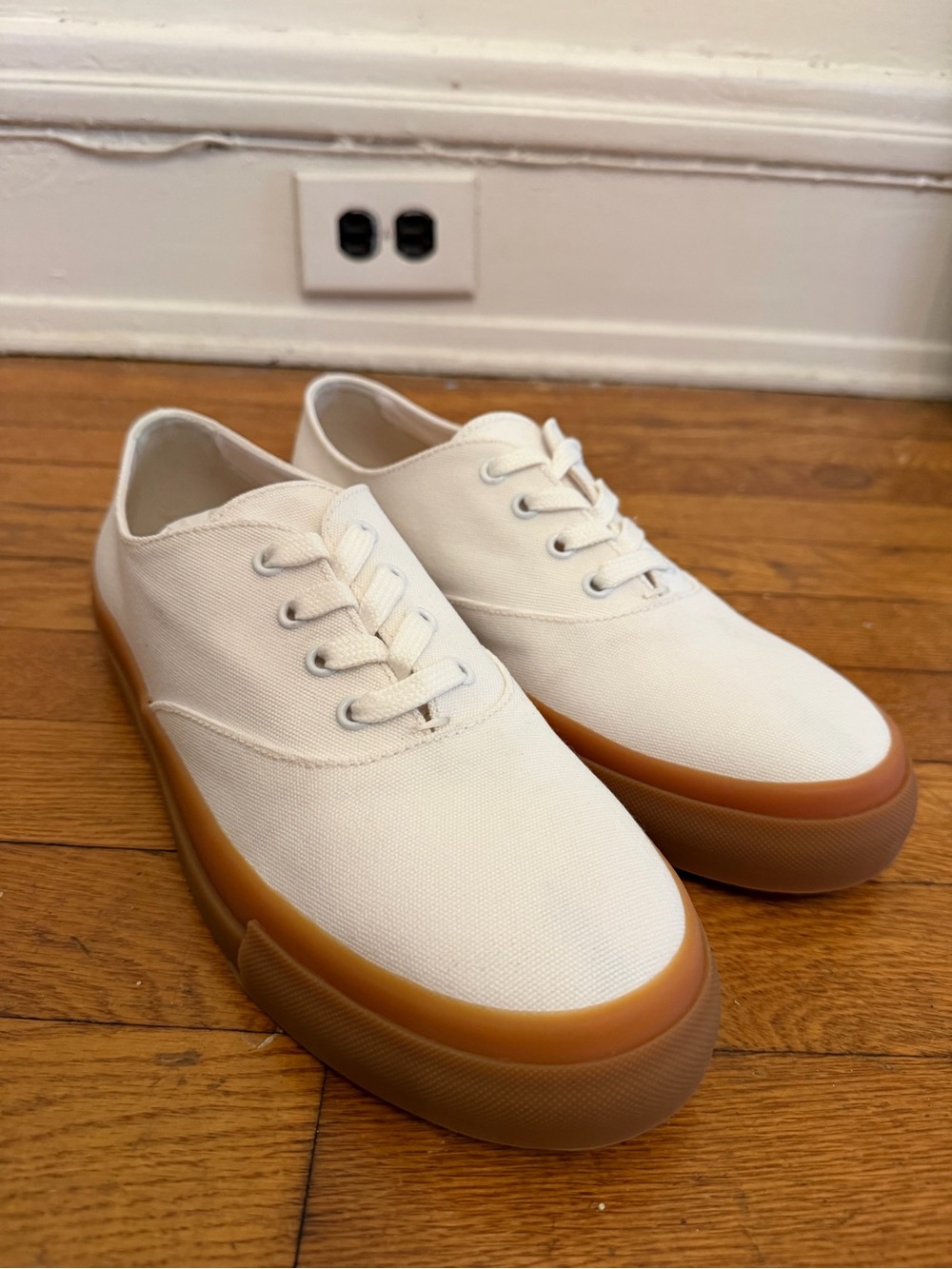 LUCA White Boat Shoe Sneaker - M9